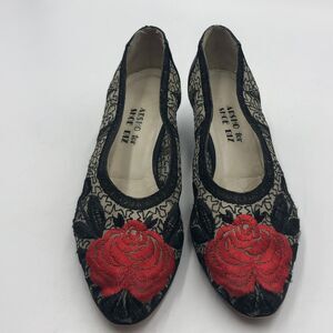 Sz 6AA Arsho for Biz Womans Slip On Heels Pumps Black Lace Red Rose Embroidery